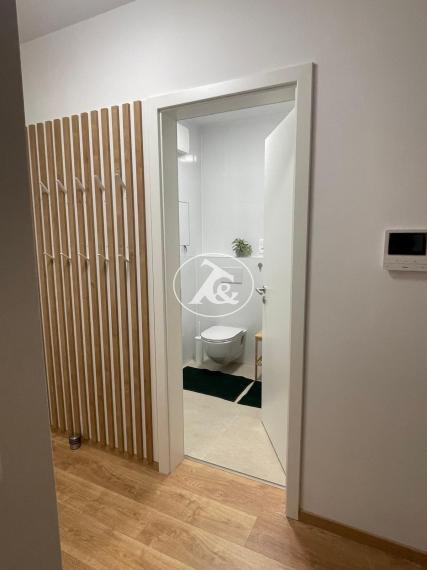 Predaj 2-izbového bytu s loggiou, pivnicou a parkovaním – projekt Zelené Záluhy