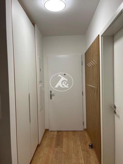 Predaj 2-izbového bytu s loggiou, pivnicou a parkovaním – projekt Zelené Záluhy