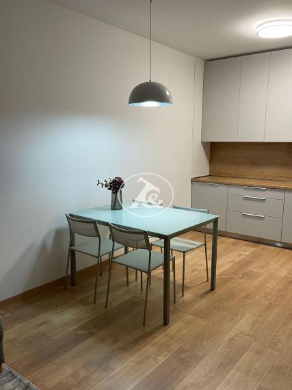 Predaj 2-izbového bytu s loggiou, pivnicou a parkovaním – projekt Zelené Záluhy