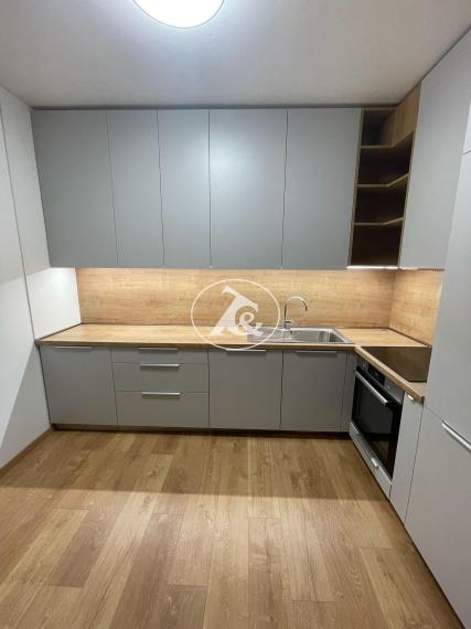 Predaj 2-izbového bytu s loggiou, pivnicou a parkovaním – projekt Zelené Záluhy