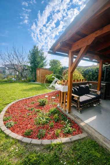 NA PREDAJ: Rodinný dom, ktorý si zamilujete – pokojné bývanie s atmosférou domova, Ivanka pri Dunaji