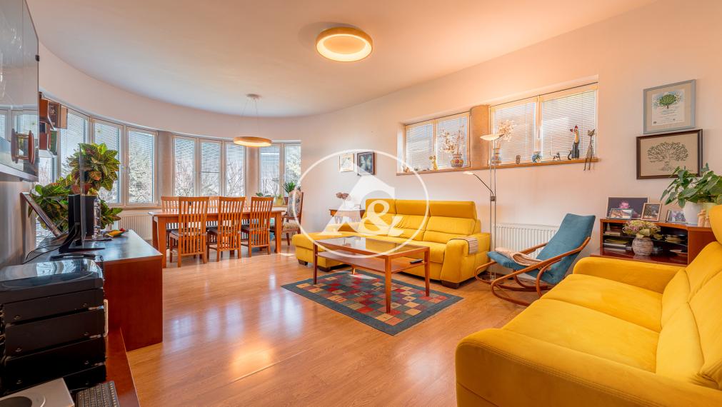 Ponúkame  na predaj výnimočnú vilu na prestížnej adrese Bratislavy o výmere 821 m² a úžitkovou plochou 750 m²