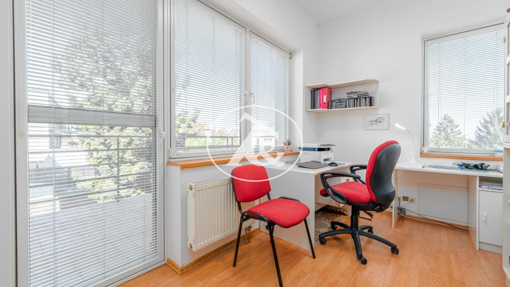 Ponúkame  na predaj výnimočnú vilu na prestížnej adrese Bratislavy o výmere 821 m² a úžitkovou plochou 750 m²