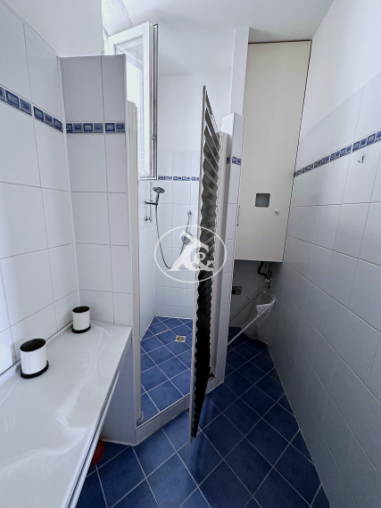 Nadčasový 2-izbový byt po rekonštrukcii v Starom Meste – Obchodná ul.