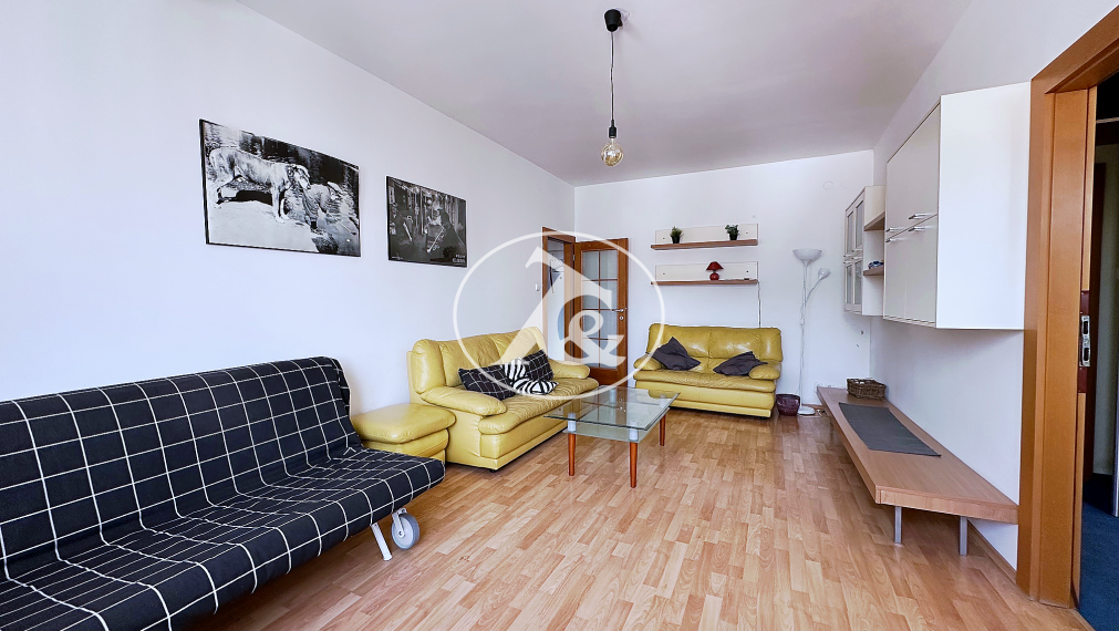 Nadčasový 2-izbový byt po rekonštrukcii v Starom Meste – Obchodná ul.