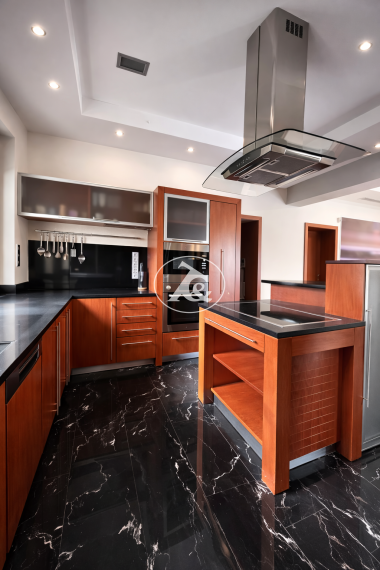 Nadštandardný rodinný dom na Alžbetinom ostrove – exkluzívna lokalita, súkromie a komfort