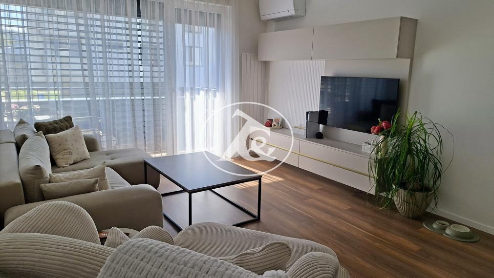 NOVOSTAVBA S PARKOVANÍM - PRÍJEMNÝ 2-IZB.BYT S BALKÓNOM, VKUSNE ZARIADENÝ, UL. Pri vápenickom potoku