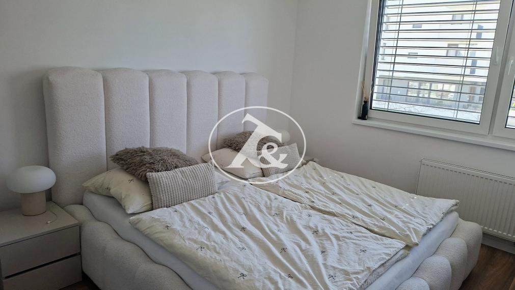 NOVOSTAVBA S PARKOVANÍM - PRÍJEMNÝ 2-IZB.BYT S BALKÓNOM, VKUSNE ZARIADENÝ, UL. Pri vápenickom potoku