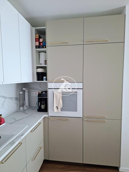 NOVOSTAVBA S PARKOVANÍM - PRÍJEMNÝ 2-IZB.BYT S BALKÓNOM, VKUSNE ZARIADENÝ, UL. Pri vápenickom potoku