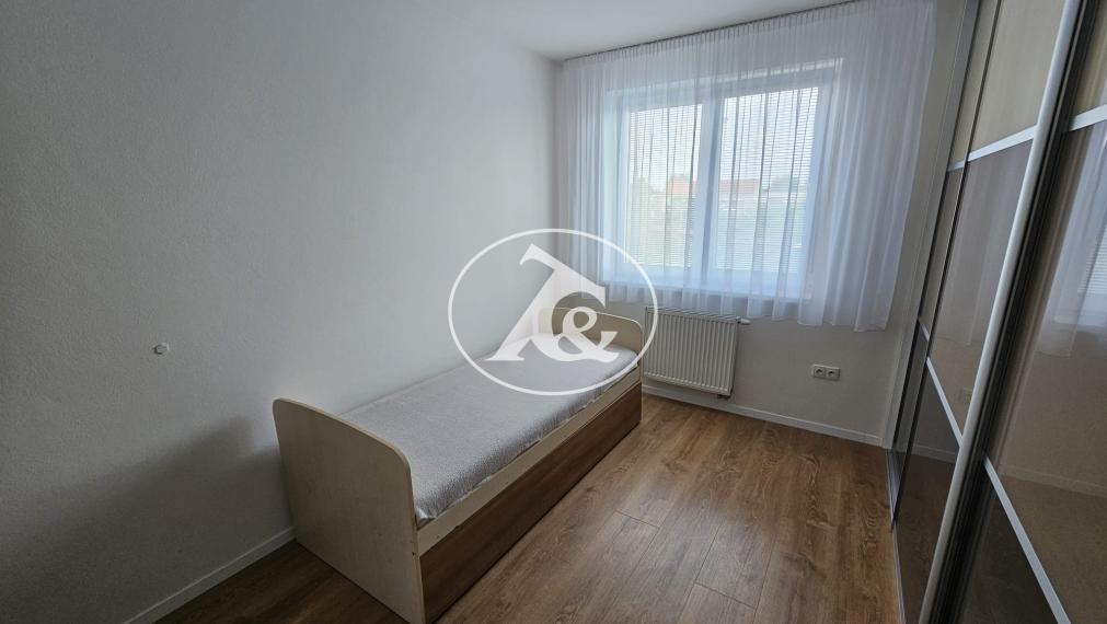 PREDAJ 5 izbového rodinného domu - Bernolákovo