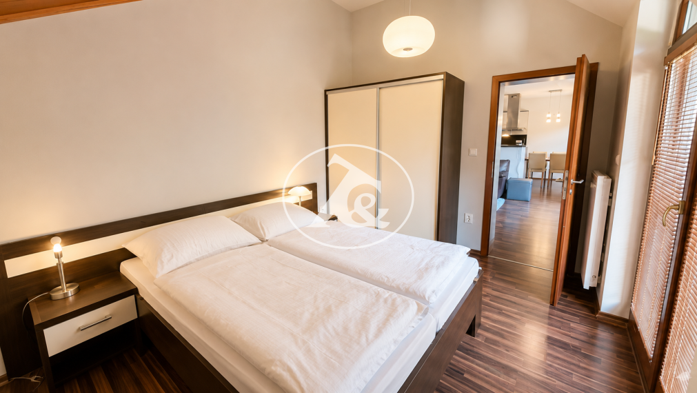 3-izbový apartmán s krbom, terasou a garážovým státím – Tále, Nízke Tatry