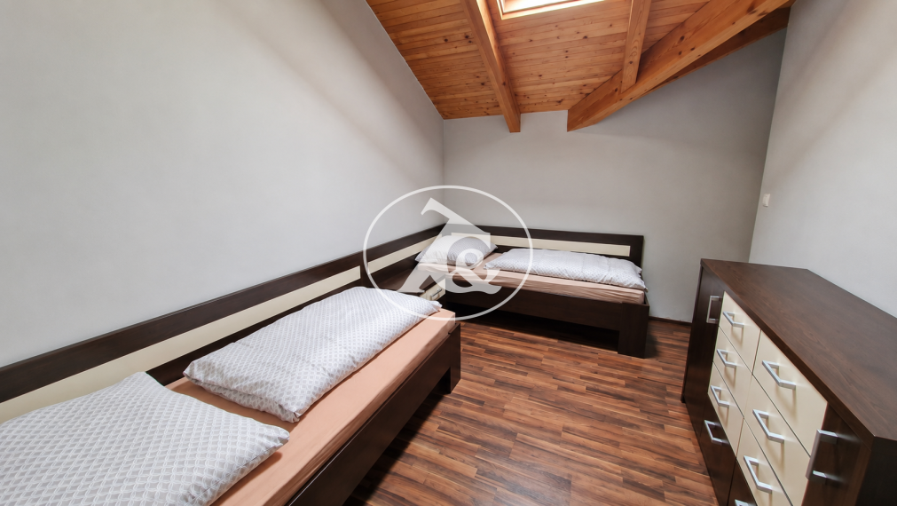 3-izbový apartmán s krbom, terasou a garážovým státím – Tále, Nízke Tatry