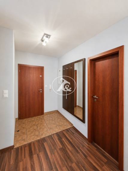 3-izbový apartmán s krbom, terasou a garážovým státím – Tále, Nízke Tatry