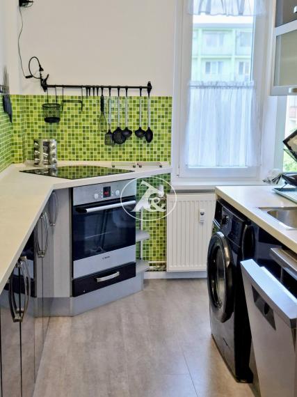 MODERNÝ 2,5-IZBOVÝ ZREKONŠTRUOVANÝ BYT, UL. ČESKOSL.PARAŠUTISTOV, MODERNE ZARIADENÝ
