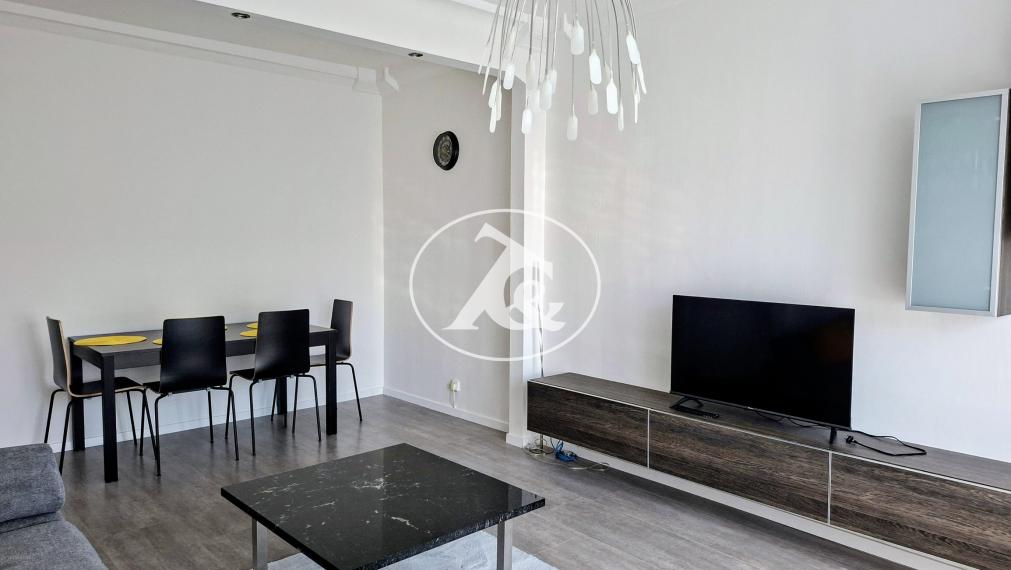 MODERNÝ 2,5-IZBOVÝ ZREKONŠTRUOVANÝ BYT, UL. ČESKOSL.PARAŠUTISTOV, MODERNE ZARIADENÝ