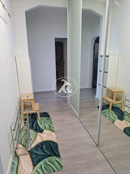 MODERNÝ 2,5-IZBOVÝ ZREKONŠTRUOVANÝ BYT, UL. ČESKOSL.PARAŠUTISTOV, MODERNE ZARIADENÝ