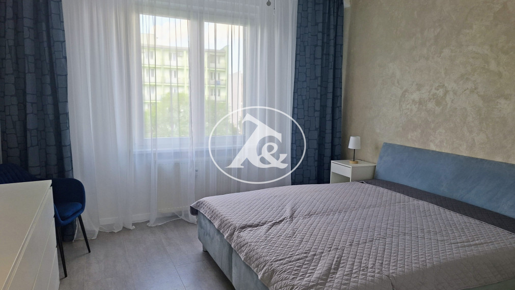 MODERNÝ 2,5-IZBOVÝ ZREKONŠTRUOVANÝ BYT, UL. ČESKOSL.PARAŠUTISTOV, MODERNE ZARIADENÝ