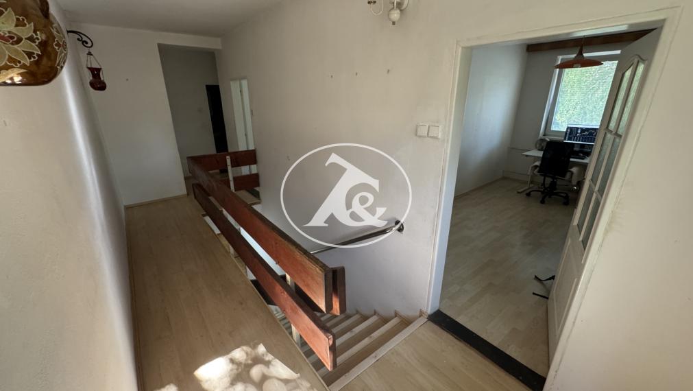 Slnečný 4 izb. mezonet s veľkou terasou, krásne prostredie