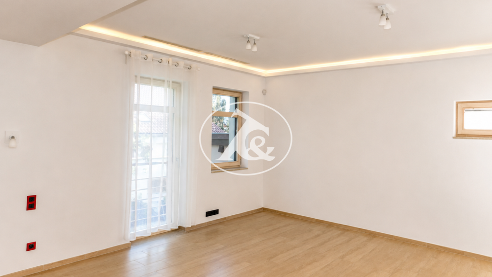 Nadštandardný rodinný dom s bazénom, dvojgarážou a samostatným apartmánom – Bratislava, Vajnory