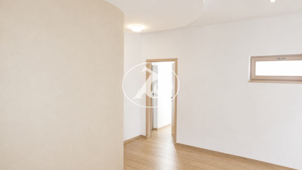 Nadštandardný rodinný dom s bazénom, dvojgarážou a samostatným apartmánom – Bratislava, Vajnory