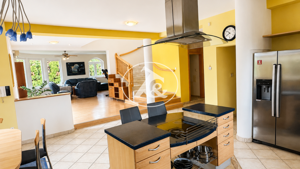 Predaj - romanticá  rodinná vila na pozemku o výmere 1396 m² v Trenčíne, v časti Hanzlíková
