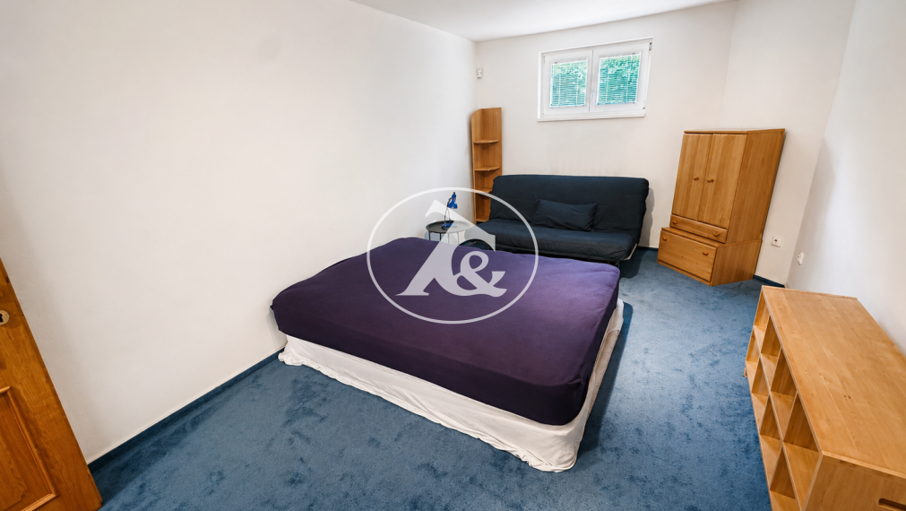 Predaj - romanticá  rodinná vila na pozemku o výmere 1396 m² v Trenčíne, v časti Hanzlíková