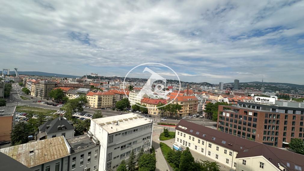 4-izbový byt s panoramatickým výhľadom na Bratislavský hrad | SKY PARK 1