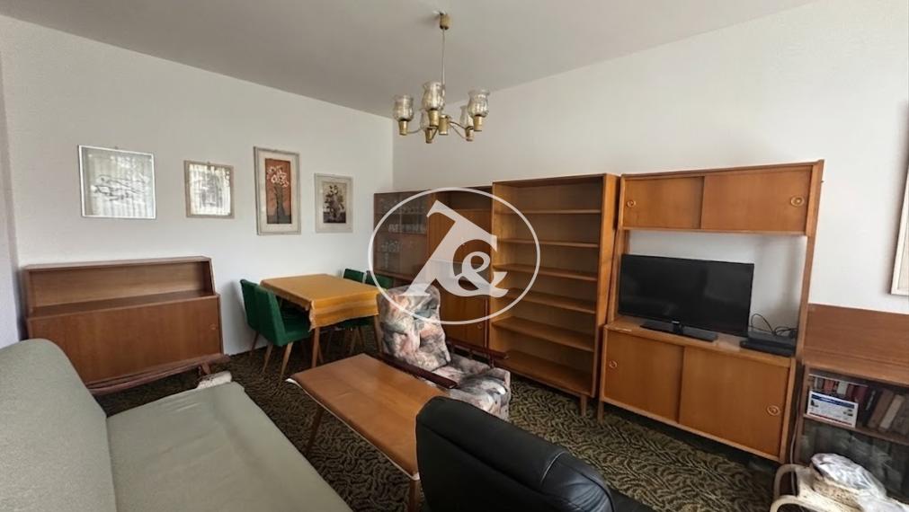 Predaj 2-izbového bytu s balkónom v Karlovej Vsi – Adámiho ul., 49,47 m² s potenciálom podľa vlastných predstáv