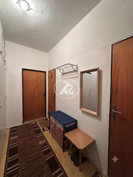 Predaj 2-izbového bytu s balkónom v Karlovej Vsi – Adámiho ul., 49,47 m² s potenciálom podľa vlastných predstáv