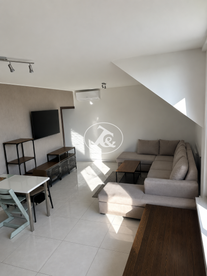 MODERNÝ 3-IZBOVÝ MEZONETOVÝ BYT S BALKÓNOM V CENTRE MESTA PEZINOK