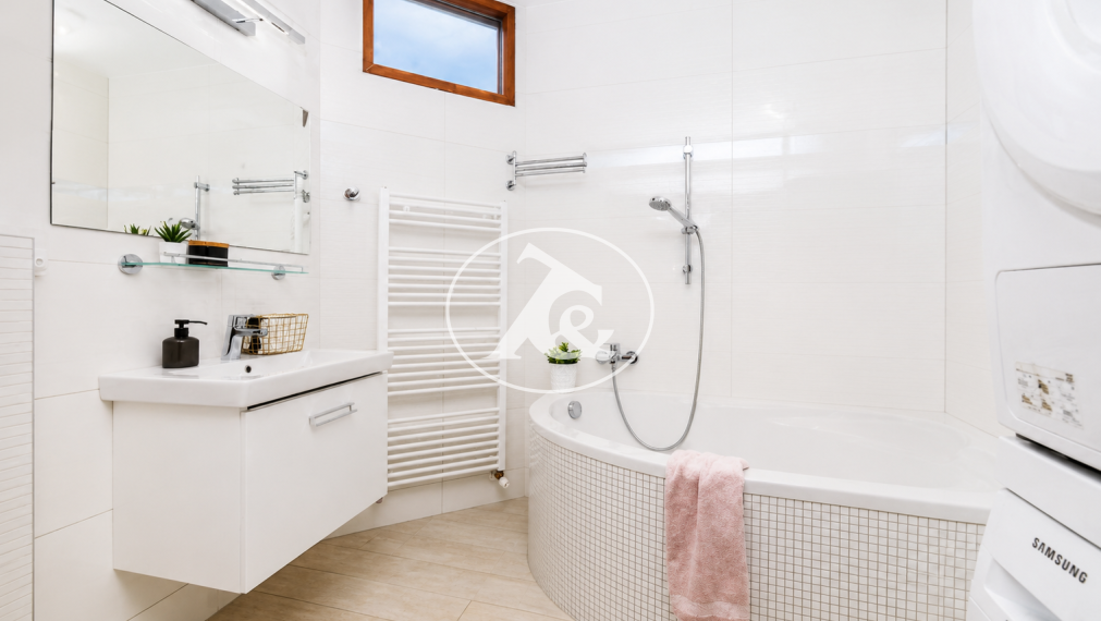 MODERNÝ 3-IZBOVÝ MEZONETOVÝ BYT S BALKÓNOM V CENTRE MESTA PEZINOK