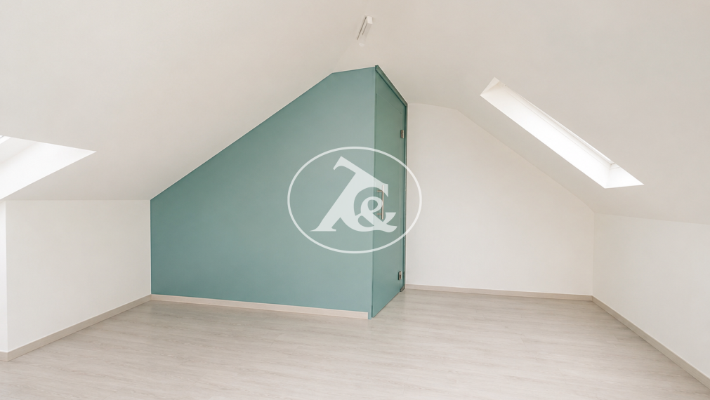 MODERNÝ 3-IZBOVÝ MEZONETOVÝ BYT S BALKÓNOM V CENTRE MESTA PEZINOK