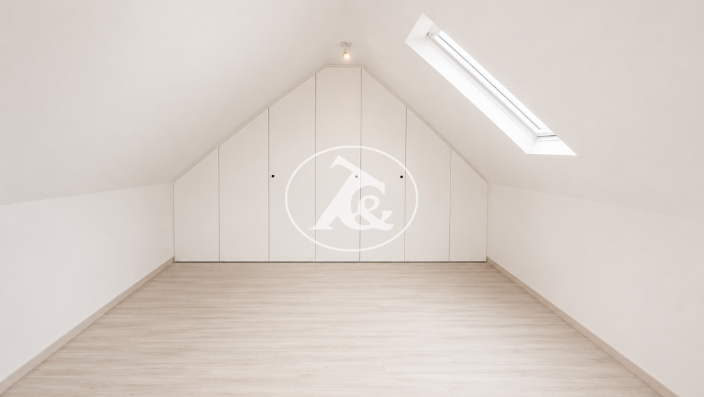 MODERNÝ 3-IZBOVÝ MEZONETOVÝ BYT S BALKÓNOM V CENTRE MESTA PEZINOK