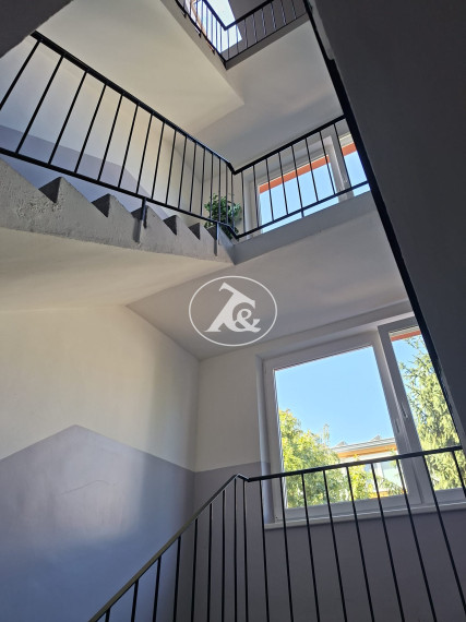 MODERNÝ 3-IZBOVÝ MEZONETOVÝ BYT S BALKÓNOM V CENTRE MESTA PEZINOK