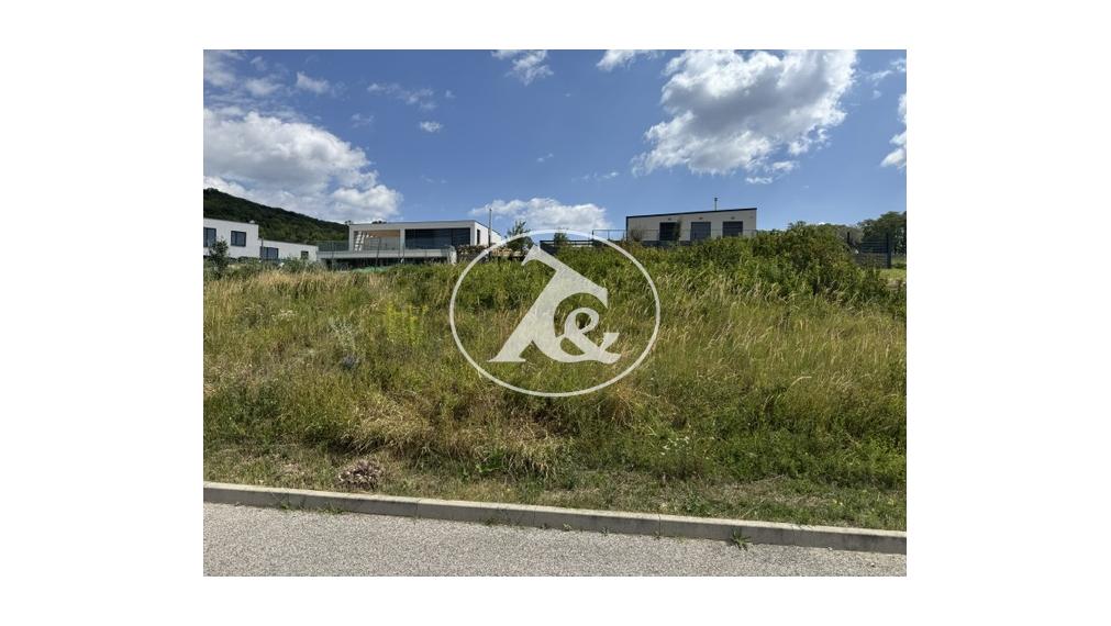 Exkluzívny pozemok s výhľadom na hrad Devín