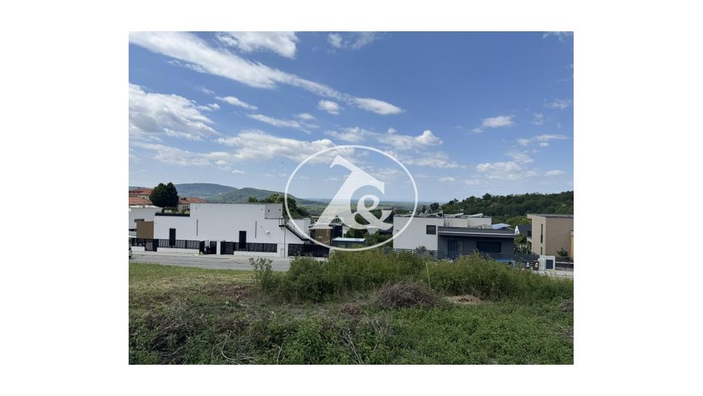 Exkluzívny pozemok s výhľadom na hrad Devín