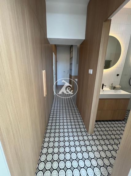 VÝNIMOČNÝ 3-IZBOVÝ BYT PO KOMPLETNEJ REKONŠTRUKCII – RIAZANSKÁ ULICA, BRATISLAVA