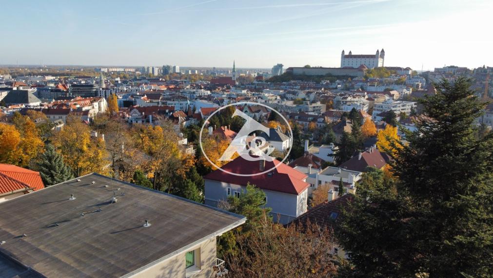 MIMORIADNA PONUKA –  BUDOVA NA HRADNOM KOPCI V BRATISLAVE