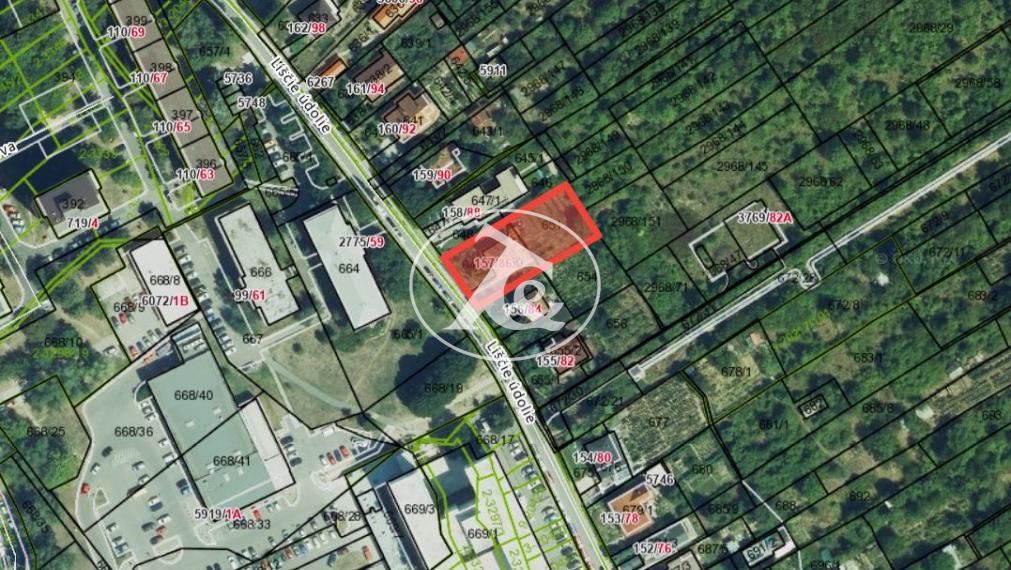 Predaj stavebného pozemku so starším domom v dobrej lokalite
