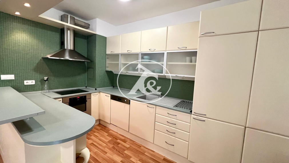 PRENÁJOM EXKLUZÍVNEHO 2-IZB. BYTU S BALKONOM,PARKOVANÍM A PIVNICOU V CENTRE BA(Slávičie údolie)