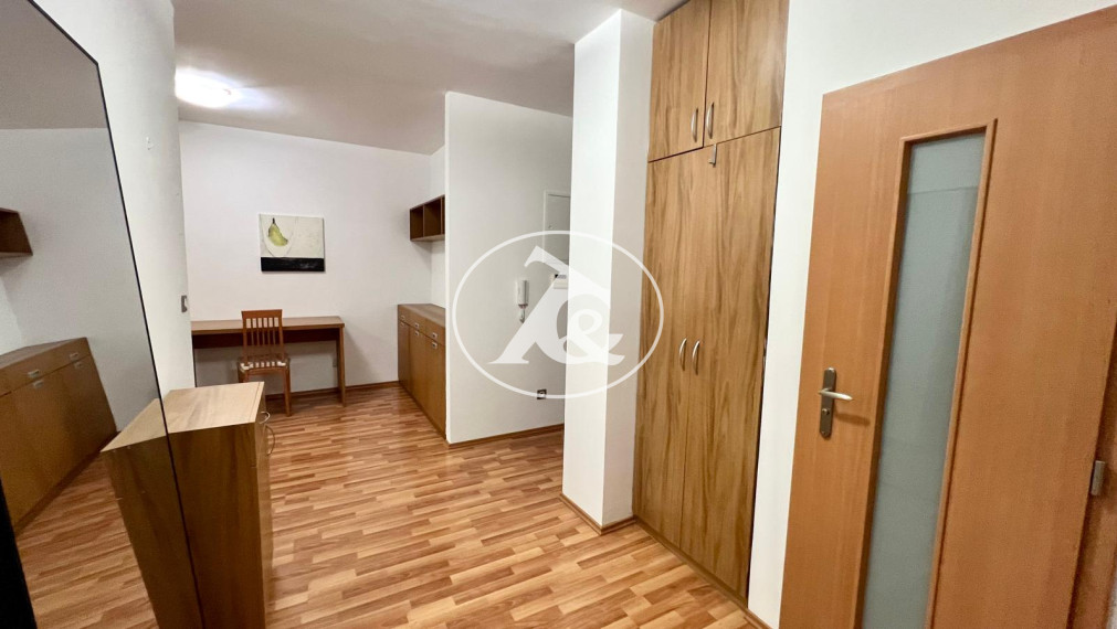 PRENÁJOM EXKLUZÍVNEHO 2-IZB. BYTU S BALKONOM,PARKOVANÍM A PIVNICOU V CENTRE BA(Slávičie údolie)