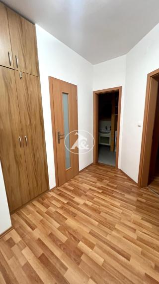 PRENÁJOM EXKLUZÍVNEHO 2-IZB. BYTU S BALKONOM,PARKOVANÍM A PIVNICOU V CENTRE BA(Slávičie údolie)