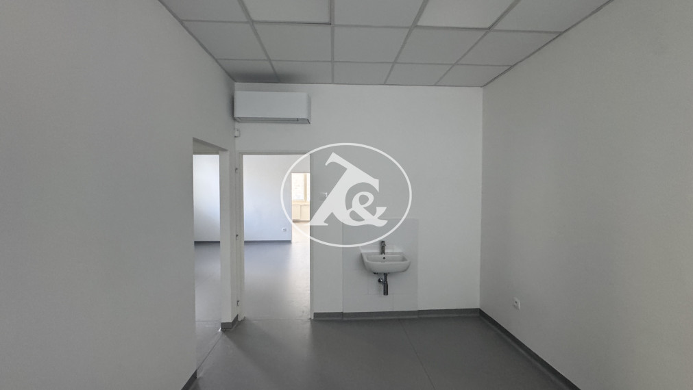 Zrekonštruované priestory vhodné na ambulanciu, zdravotníctvo, služby.
