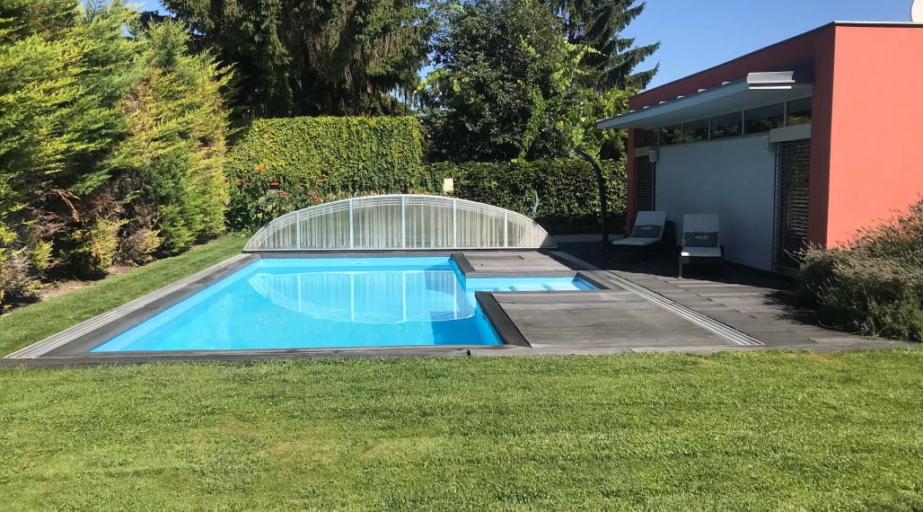 Moderná vila  s bazénom v II.obvode-   privátna ulica.