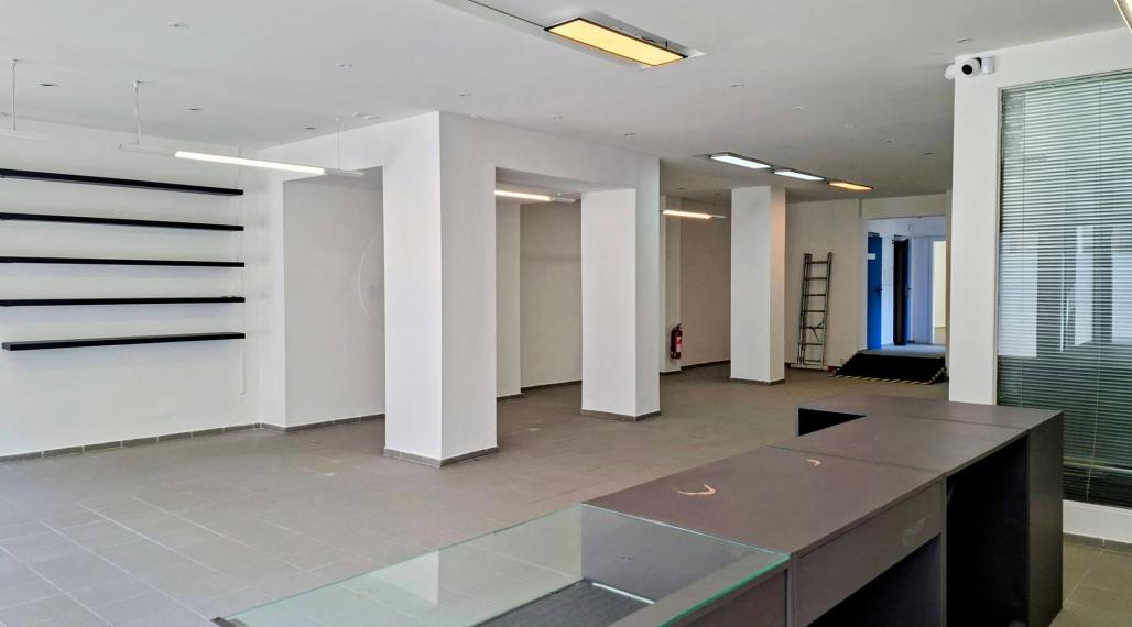 KOMERČNÝ PRIESTOR O VÝMERE 187 M2 S VÝKLADMI DO ULICE - VYSOKÁ UL., STARÉ MESTO