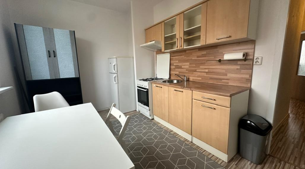 Prenájom: 1 izbový byt na 5. posch. v  tichej lokalite na  Studenohorskej ul. v Lamači