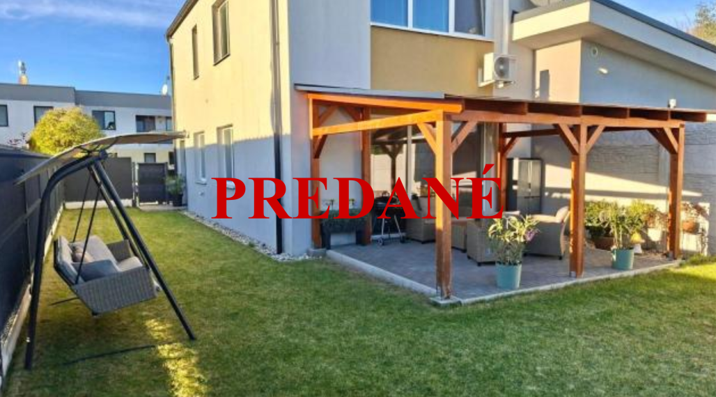 Rodinný dom, ktorý má všetko: priestor, záhradu, parking aj kľud pre rodinné bývanie