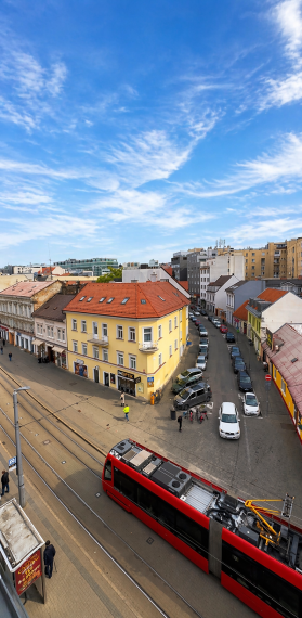 Nadčasový 2-izbový byt po rekonštrukcii v Starom Meste – Obchodná ul.