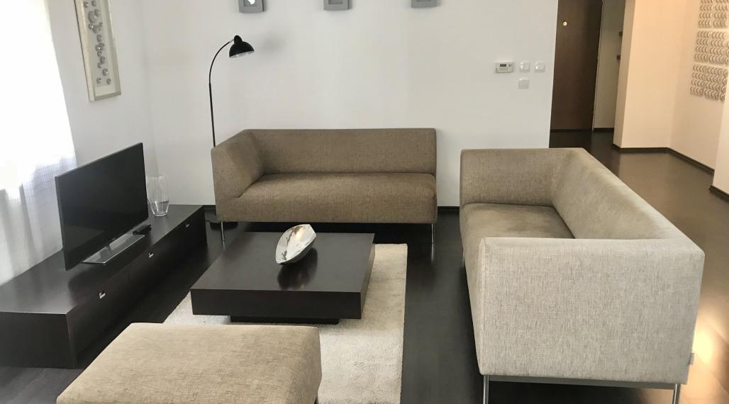 Tichý 3-izbový byt s terasou a parkovaním v centre Bratislavy