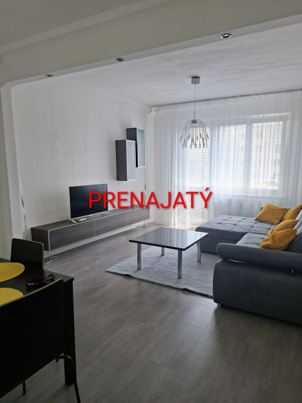 MODERNÝ 2,5-IZBOVÝ ZREKONŠTRUOVANÝ BYT, UL. ČESKOSL.PARAŠUTISTOV, MODERNE ZARIADENÝ